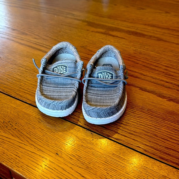 NWOT Hey Dudes size k5 - Picture 1 of 6